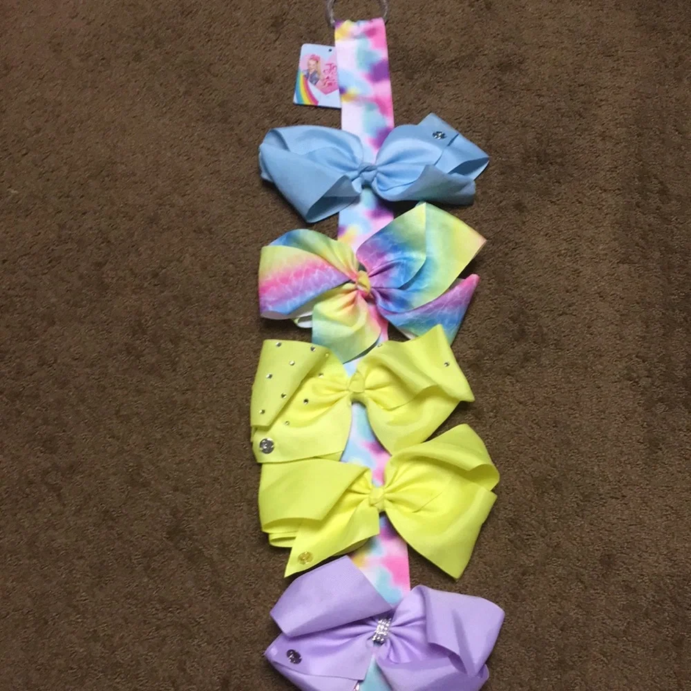 Jojo Siwa bows-one lot,but willing to..